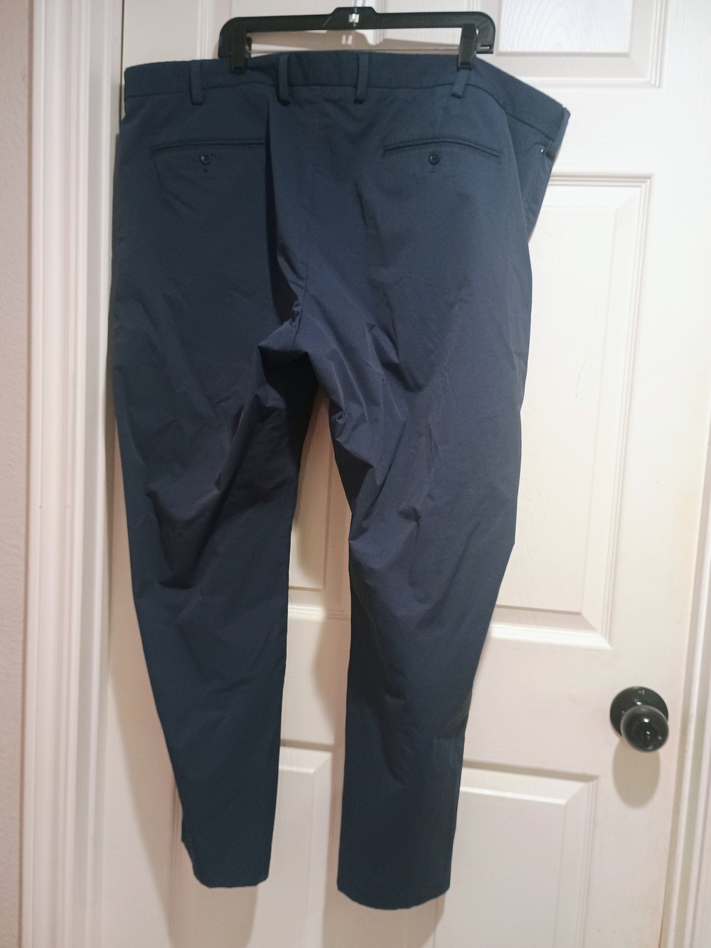 Vineyard Vines Men's Chinos in Navy and Khaki 2 Pair Stretchy Active Size 48x30 - Picture 8 of 9